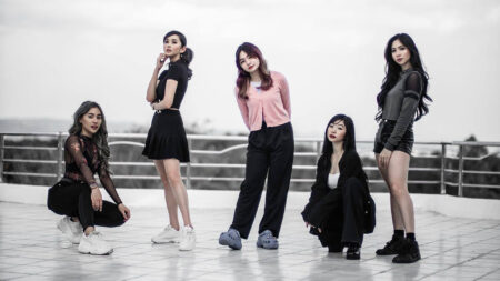 The girls of Tier One Entertainment, featuring Christine Samson, Alodia Gosiengfiao, Dexie Diaz, Ashley Gosiengfiao, and Nami Onuma.